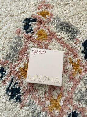 NWT MISSHA M Magic Cushion Lasting Foundation in #21 Light Beige